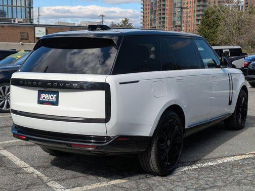 Fuji White 2025 Land Rover Range Rover P400 SE 7 Seat