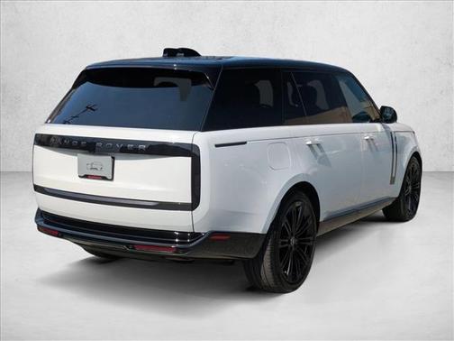 Fuji White 2025 Land Rover Range Rover P400 SE 7 Seat