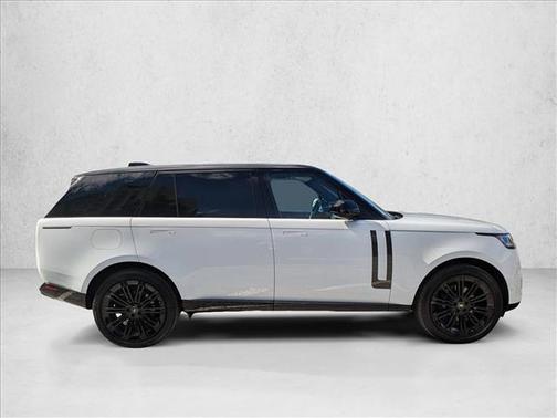 2025 Land Rover Range Rover P400 SE 7 Seat