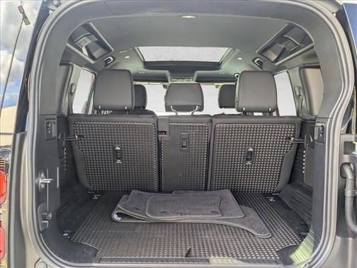 2025 Land Rover Defender 110 P300