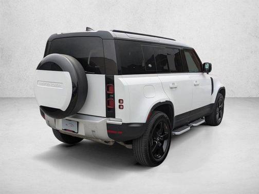 Fuji White 2024 Land Rover Defender 110 P300