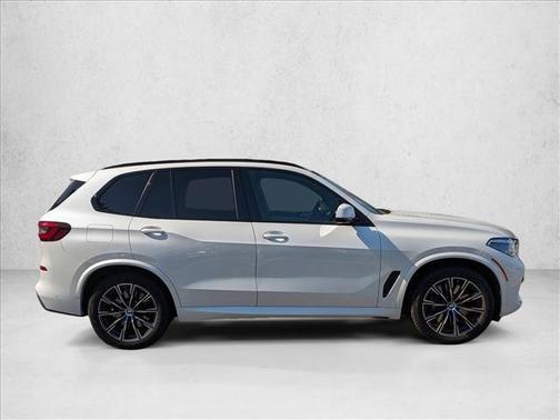2022 BMW X5 M50i