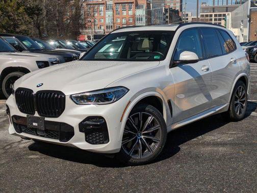 2022 BMW X5 M50i