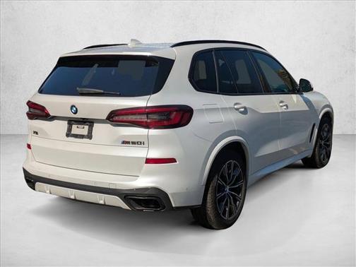 2022 BMW X5 M50i
