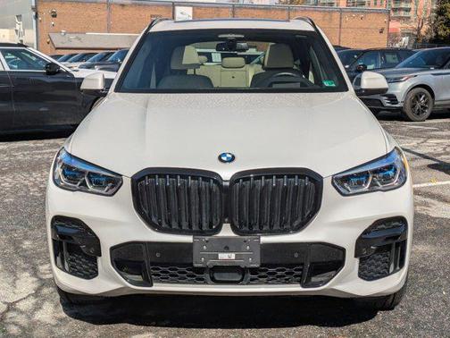 2022 BMW X5 M50i