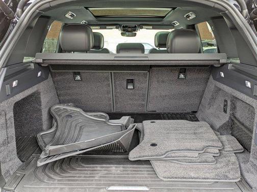 Santorini Black Metallic 2025 Land Rover Range Rover P530 SE