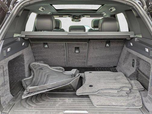 Santorini Black Metallic 2025 Land Rover Range Rover P530 SE