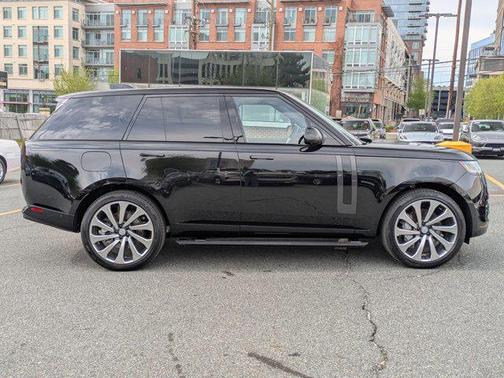 Santorini Black Metallic 2025 Land Rover Range Rover P530 SE