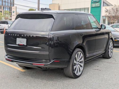 Santorini Black Metallic 2025 Land Rover Range Rover P530 SE