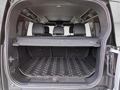 Fuji White 2024 Land Rover Defender 110 P400 S