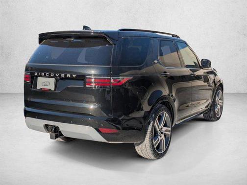 Santorini Black Metallic 2026 Land Rover Discovery Gemini Edition