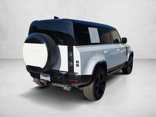 2026 Land Rover Defender 110 V8