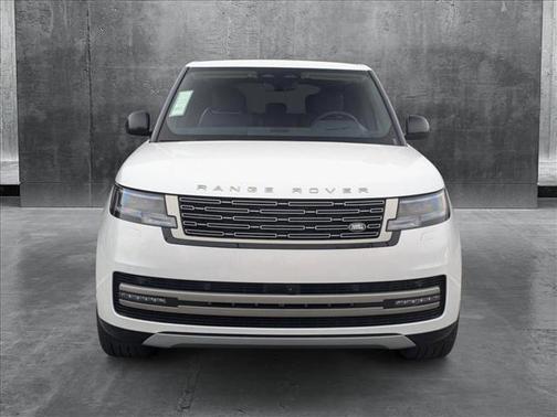 2025 Land Rover Range Rover P530 SE