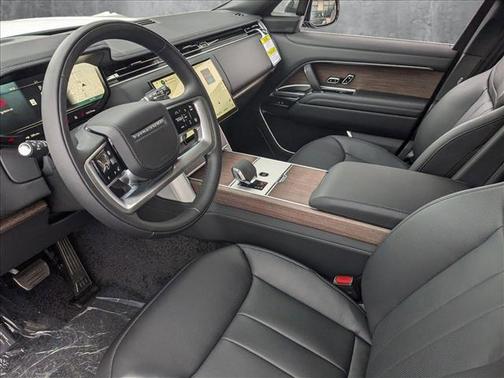 2025 Land Rover Range Rover P530 SE