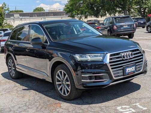 Ink Blue Metallic 2017 Audi Q7 3.0T Prestige