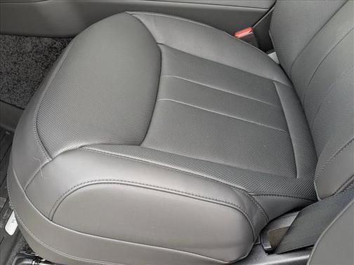 2026 Land Rover Range Rover P550e SE