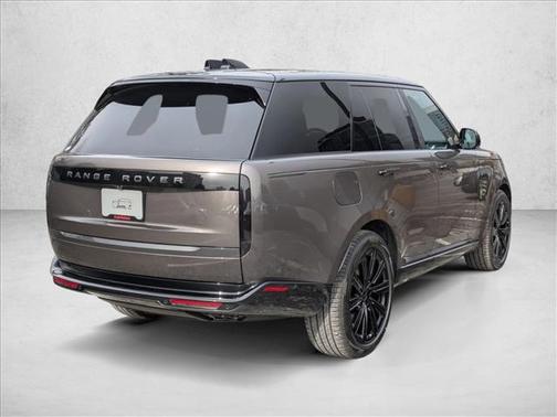 2026 Land Rover Range Rover P530 SE
