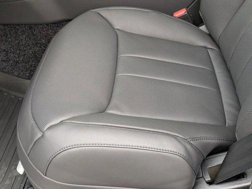 Charente Grey Premium Metallic 2026 Land Rover Range Rover P530 SE