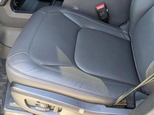 2026 Land Rover Defender P400 X-Dynamic SE