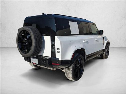 2026 Land Rover Defender P400 X-Dynamic SE