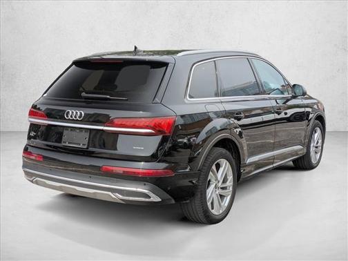 2021 Audi Q7 45 Premium Plus