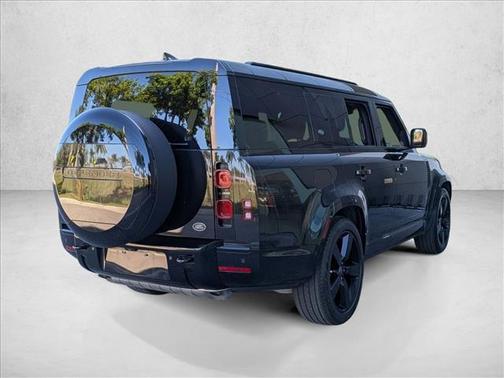 2023 Land Rover Defender 130 X-Dynamic SE