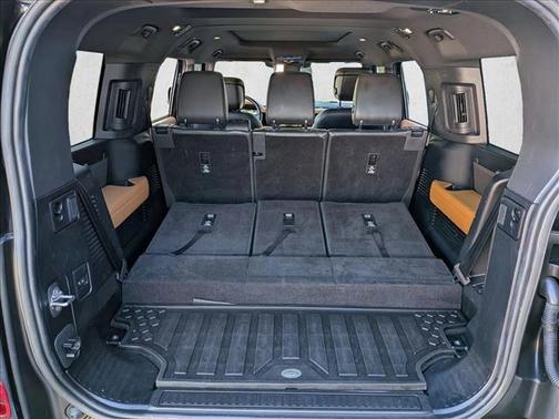 2023 Land Rover Defender 130 X-Dynamic SE