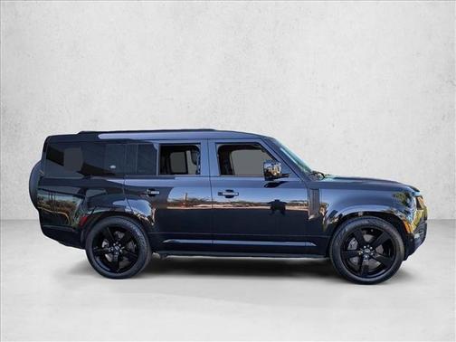 2023 Land Rover Defender 130 X-Dynamic SE