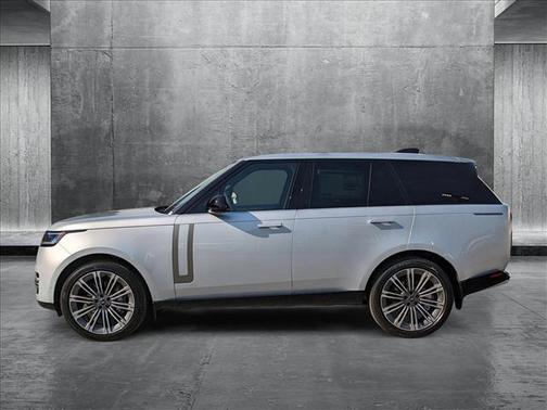 2025 Land Rover Range Rover P400 SE