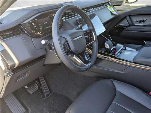 Fuji White 2026 Land Rover Range Rover Sport SE