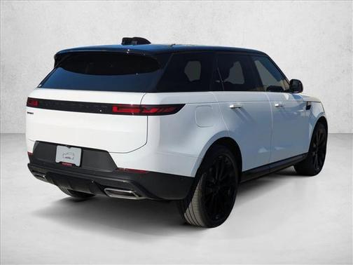 Fuji White 2026 Land Rover Range Rover Sport SE