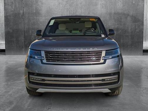 2025 Land Rover Range Rover P550e SE