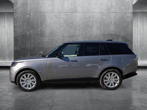 2025 Land Rover Range Rover P550e SE