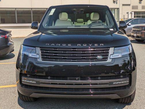 2025 Land Rover Range Rover P530 SE