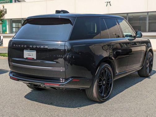 2025 Land Rover Range Rover P530 SE