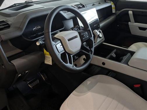 Borasco Grey Metallic 2026 Land Rover Defender P635 OCTA