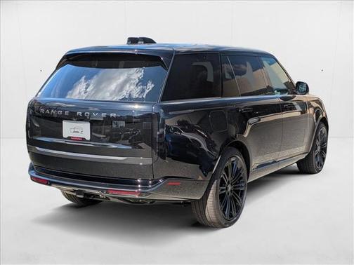 2025 Land Rover Range Rover P530 SE 7 Seat