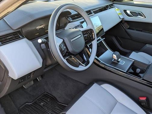 2026 Land Rover Range Rover Velar P400 Dynamic SE