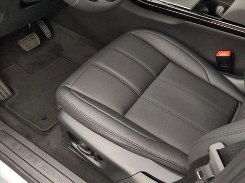 Fuji White 2026 Land Rover Range Rover Evoque S