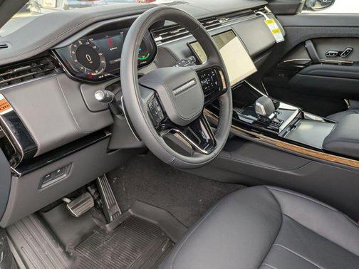 2025 Land Rover Range Rover Sport SE