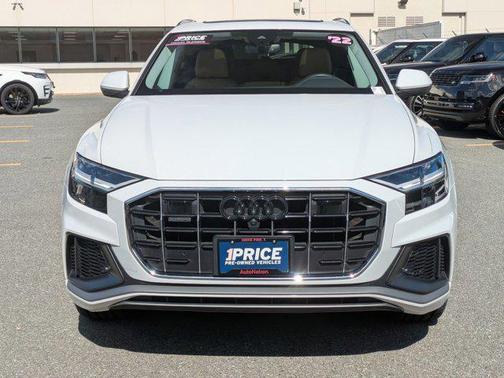 Glacier White Metallic 2022 Audi Q8 55 Premium Plus