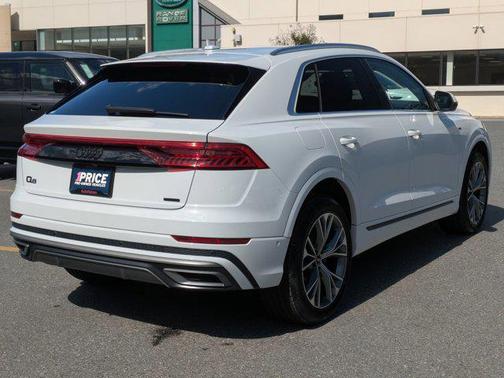 Glacier White Metallic 2022 Audi Q8 55 Premium Plus