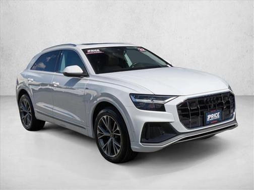 Glacier White Metallic 2022 Audi Q8 55 Premium Plus