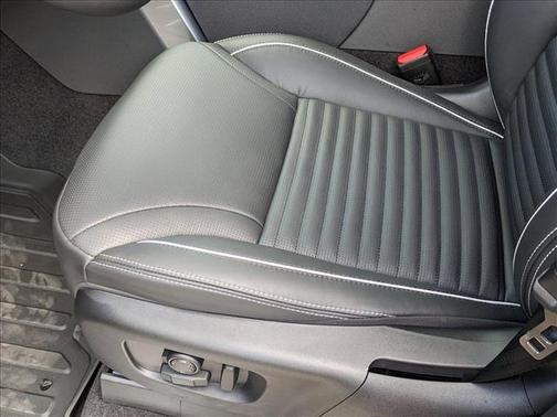 2024 Land Rover Discovery P360 Metropolitan Edition
