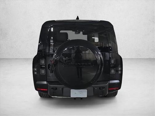 2026 Land Rover Defender P400 X-Dynamic SE