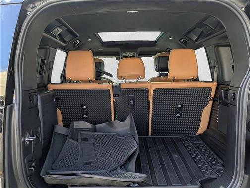 2024 Land Rover Defender 110 V8