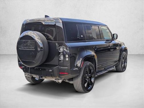2024 Land Rover Defender 110 V8