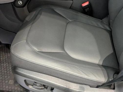 Santorini Black Metallic 2026 Land Rover Defender P400 X