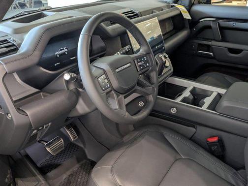 2026 Land Rover Defender P400 X