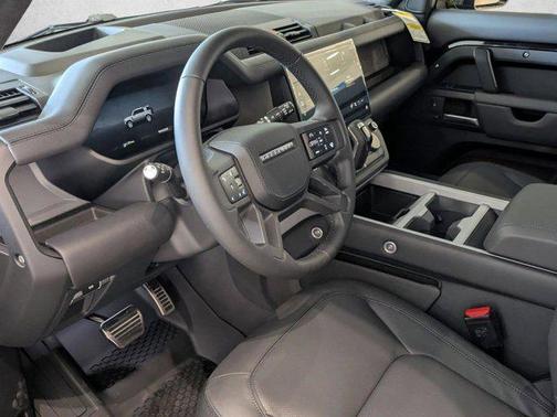 Santorini Black Metallic 2026 Land Rover Defender P400 X